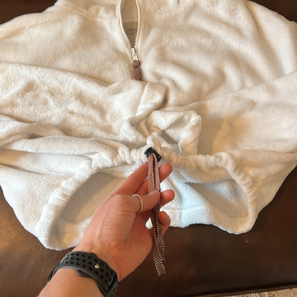 Urban outfitters cinchable cropped sweatshirt with zipper size medium - Picture 4 of 5